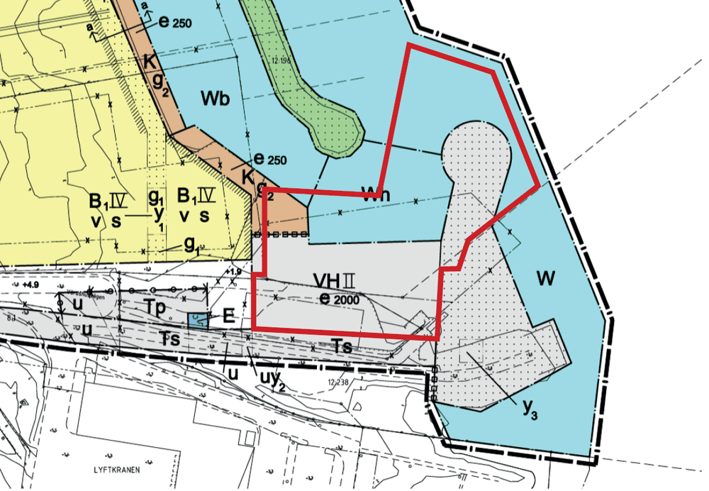 Utsnitt ur gällande detaljplan för fastigheten. Fastighetsgräns illustreras med röd linje.